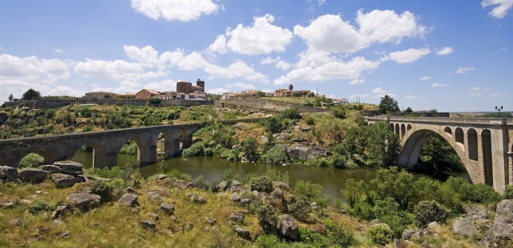 Ledesma, Recorriendo la Dehesa